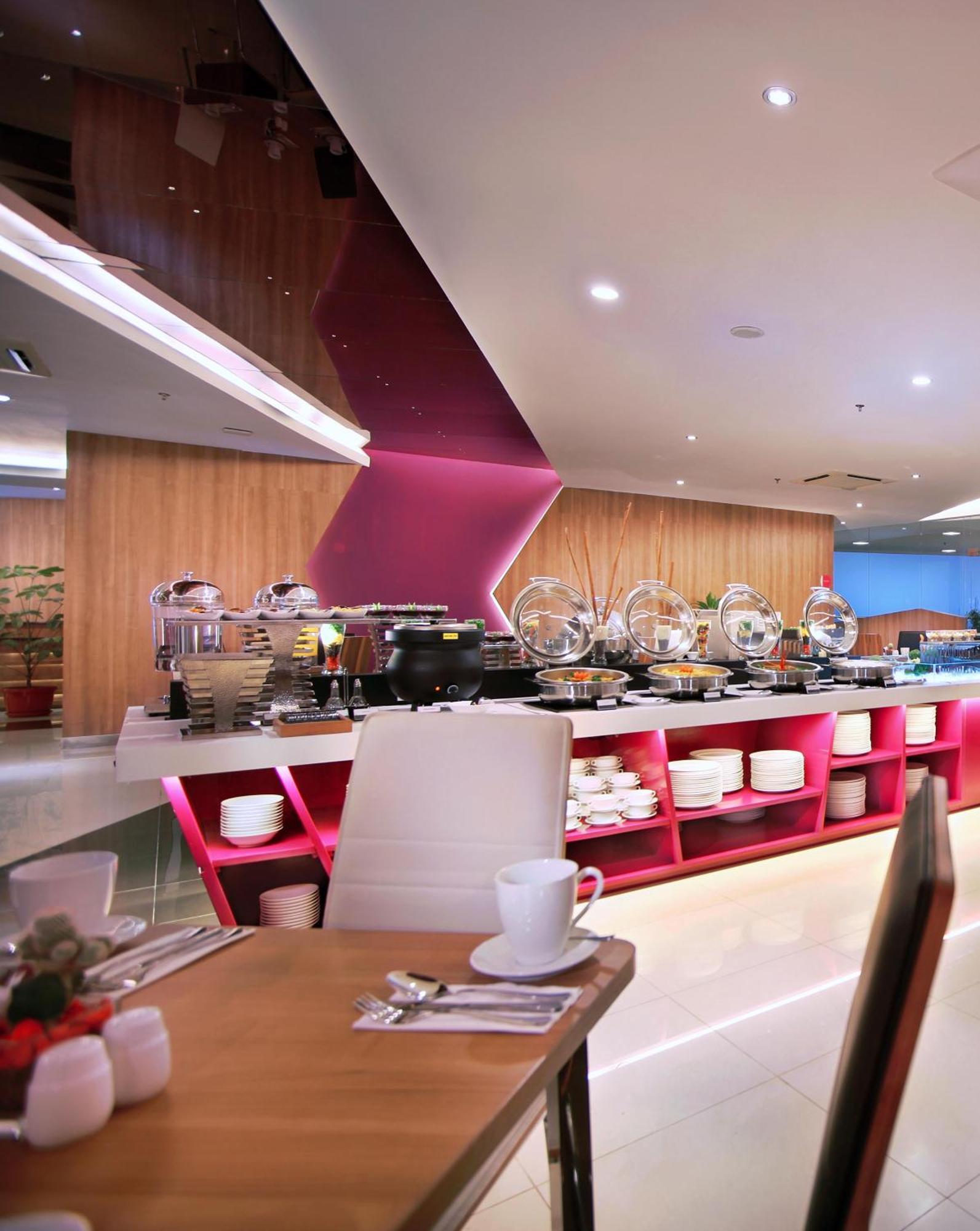 Favehotel Ltc Glodok Jakarta Buitenkant foto