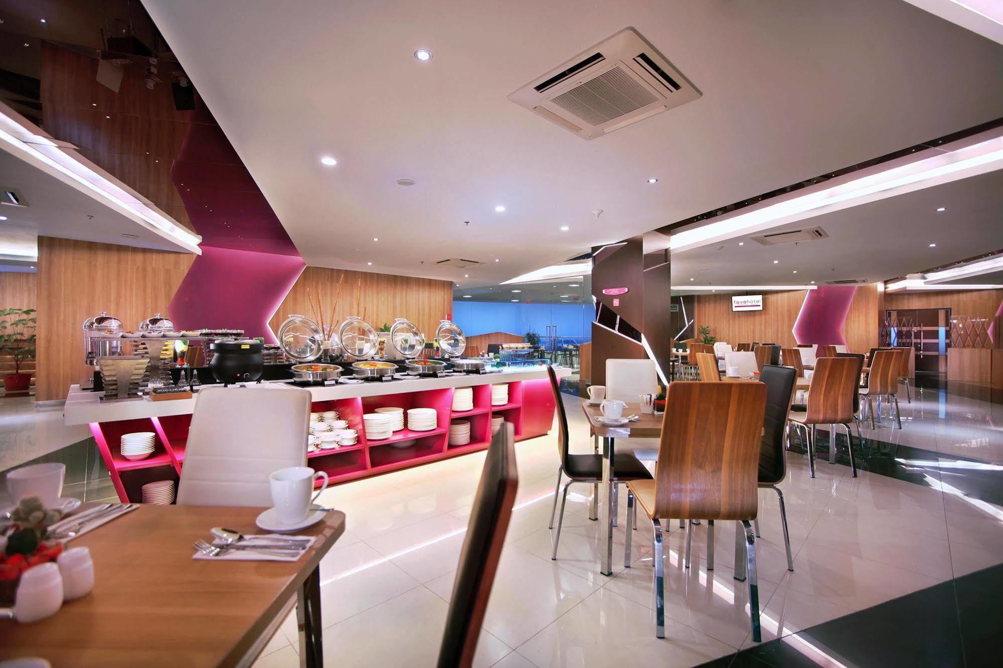 Favehotel Ltc Glodok Jakarta Buitenkant foto