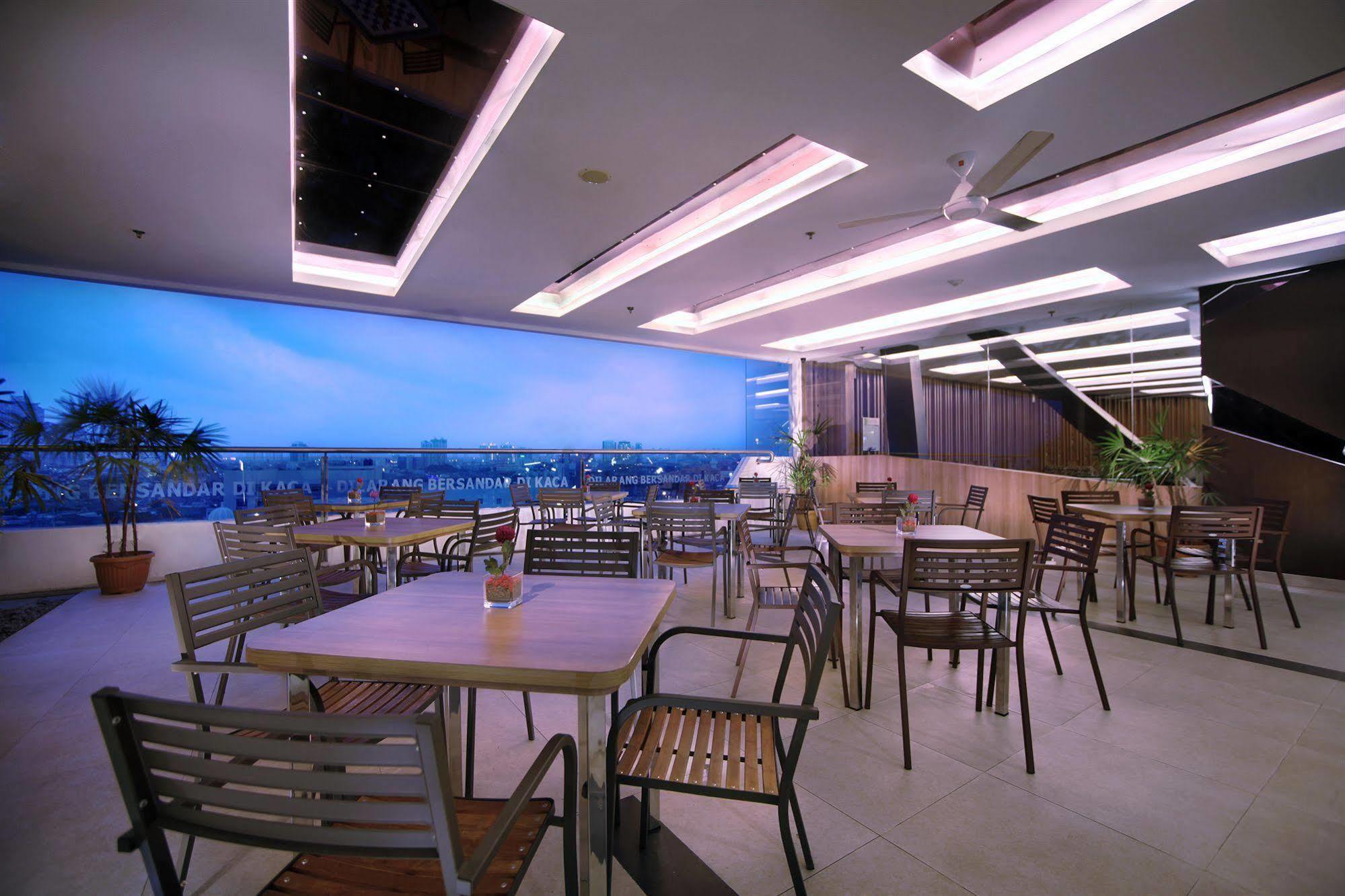 Favehotel Ltc Glodok Jakarta Buitenkant foto